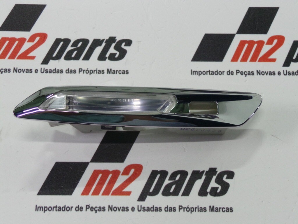 Peças - Pisca Guarda-Lamas Direito Novo/ Original Bmw 5 (F10)/Bmw 5 