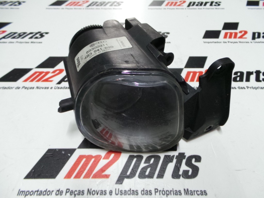 Peças - Farol Nevoeiro Esquerdo Seminovo/ Original Audi A6 4B3941699