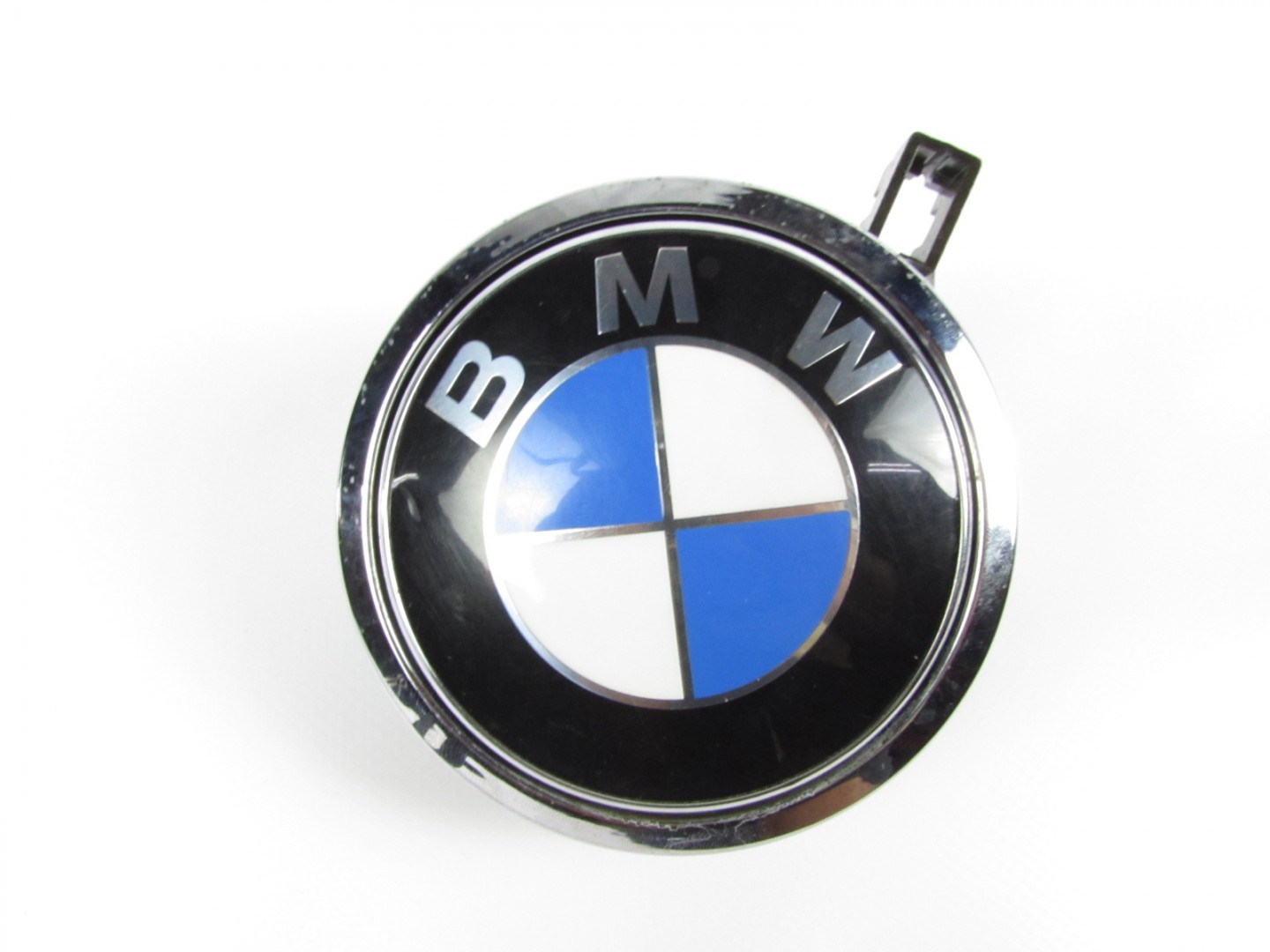 Peça - Fecho Da Mala Com Emblema Semi-Novo/ Original Bmw 6 (E63)/Bm