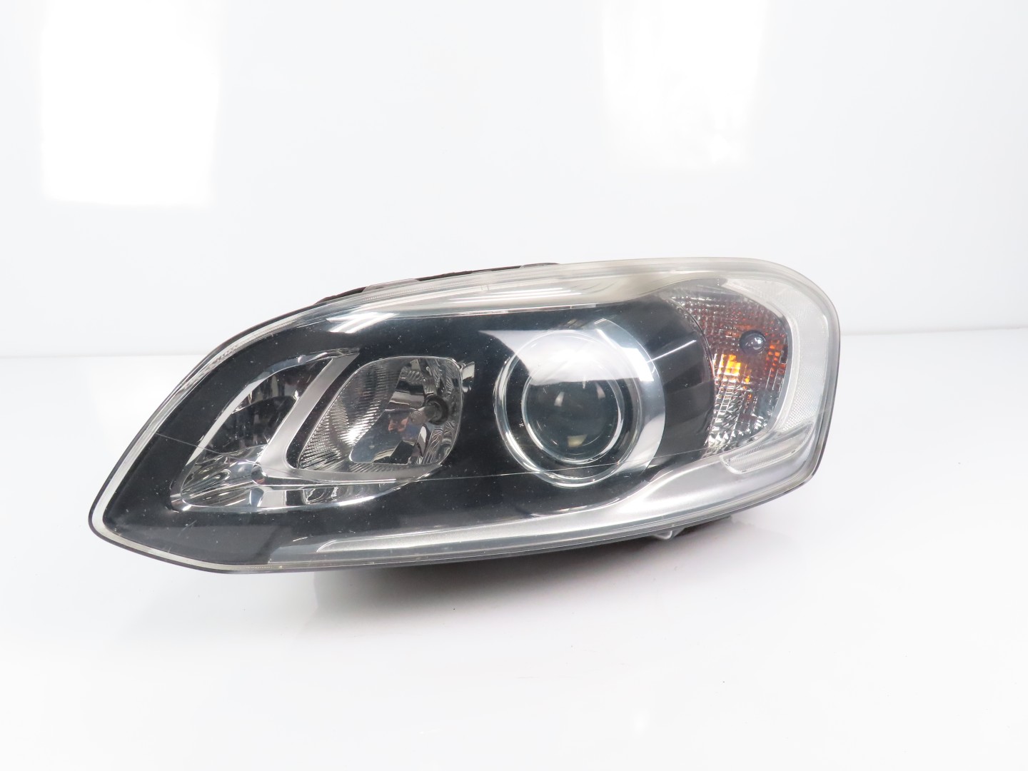 Peças - Farol Xenon Esquerdo Usado / Original Volvo Xc60 (156) 31698