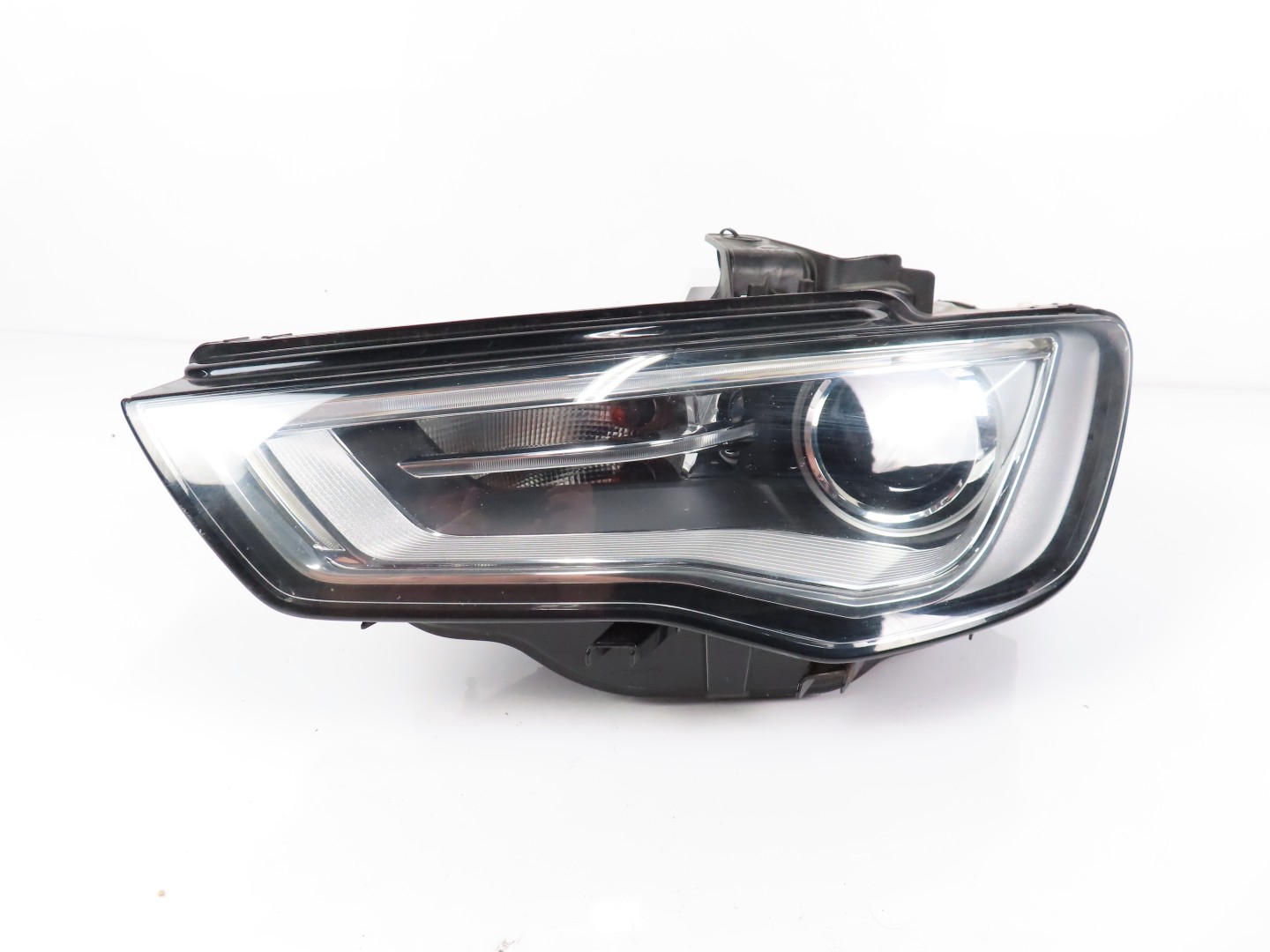 Peças - Farol Xenon Esquerdo Usado / Original Audi A3 (8V1, 8Vk)/Aud