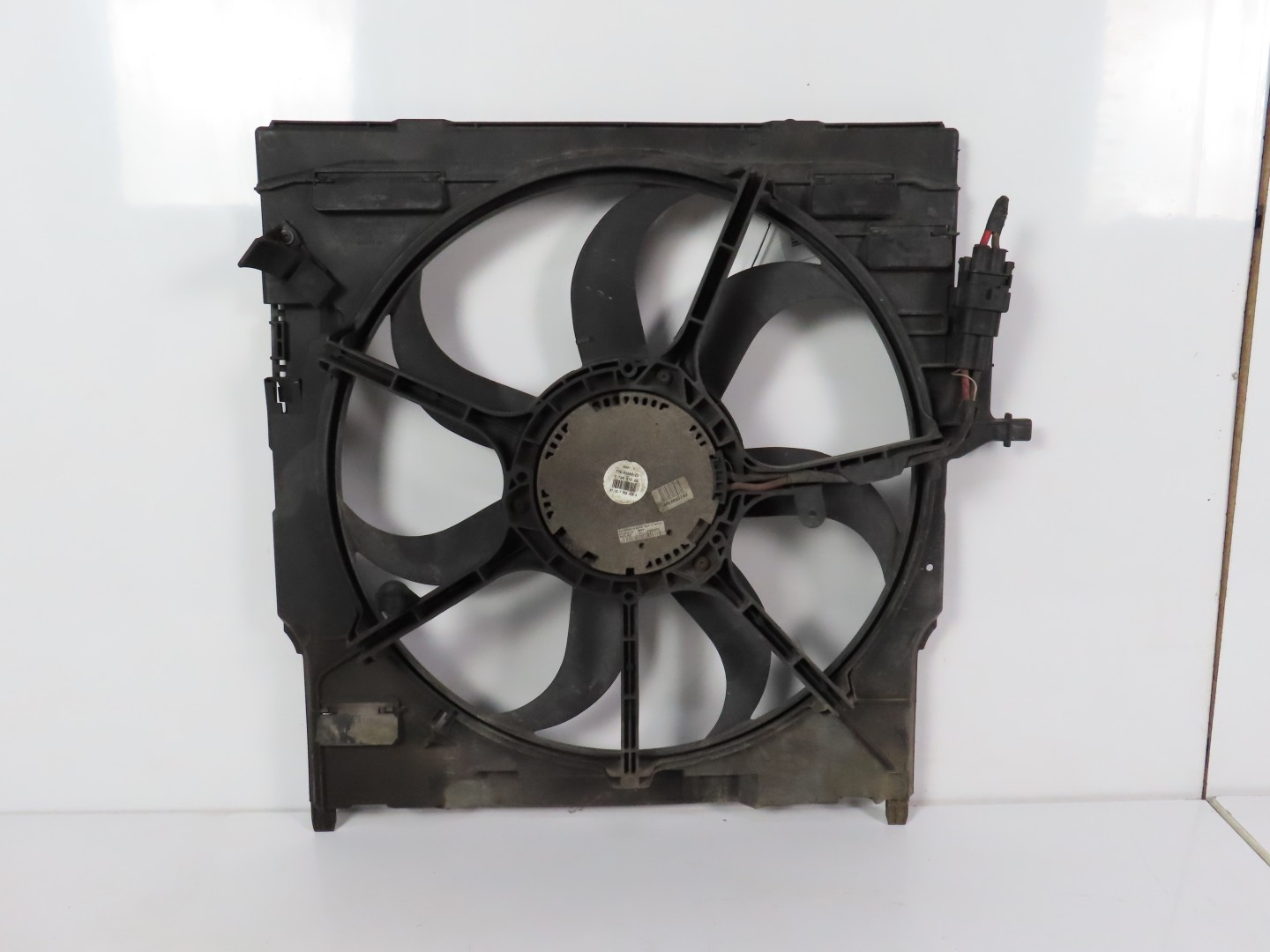 Peça - Termoventilador 600W Usado / Original Bmw X5 (E70)/Bmw X6 (E