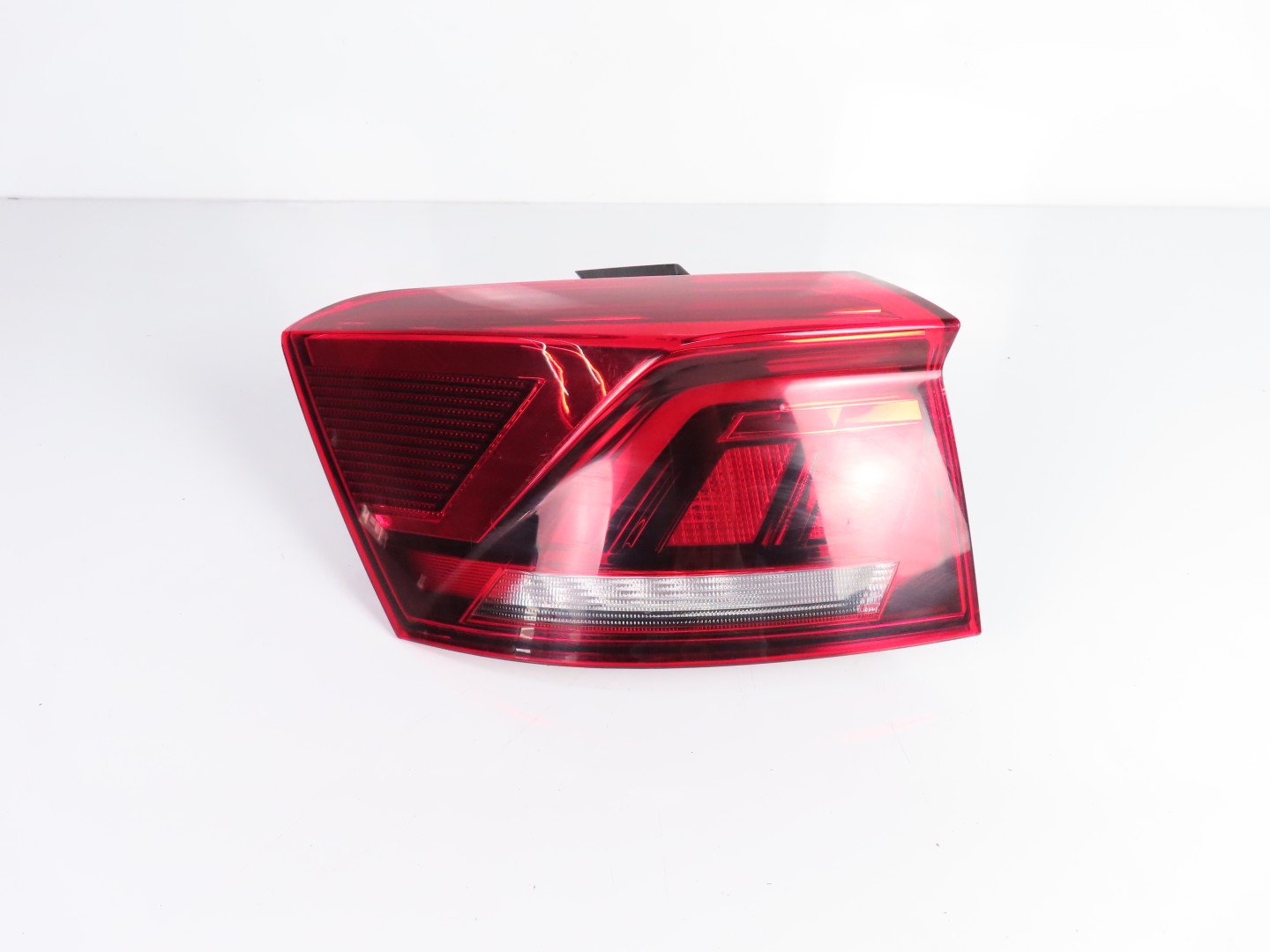 Peças - Farolim Led Esquerdo/Trás Usado / Original Vw T-Roc (A11) 2G